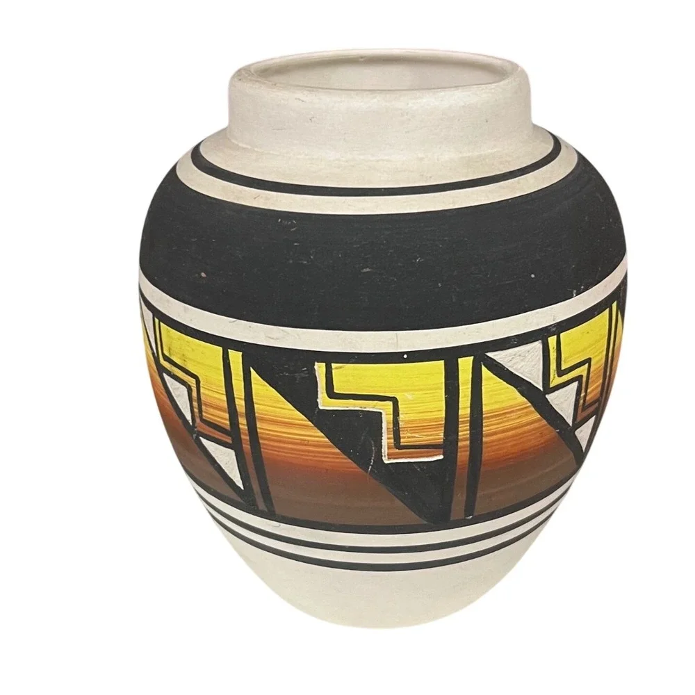 Marilyn Yazzie Ute Mountain Pottery Vase‎ Signed Navajo Artist Southwest Sunset